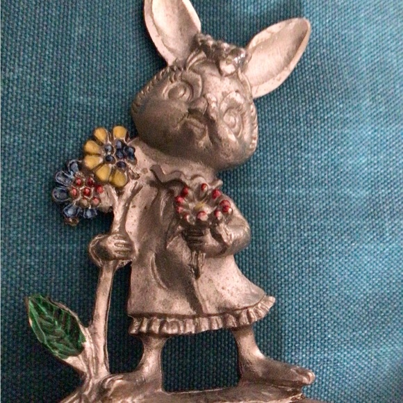 Vintage Peltro Hand chiseled and painted rabbit
Made in Italy - Picture 3 of 8